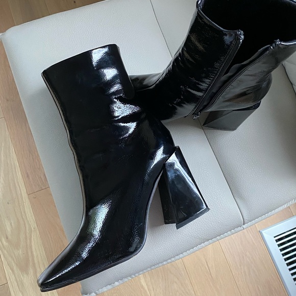 Faux black patent/vinyl heeled booties, size 8 or (EU39) - Picture 2 of 3